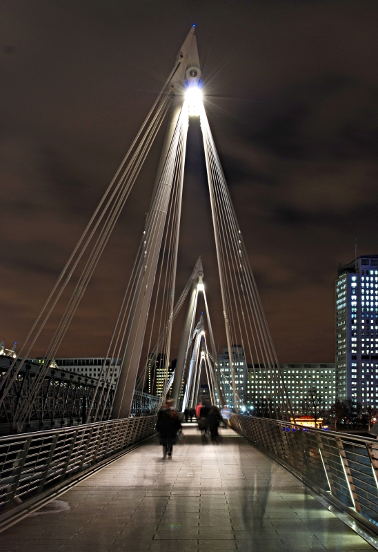 Golden_Jubilee_Bridge.jpg